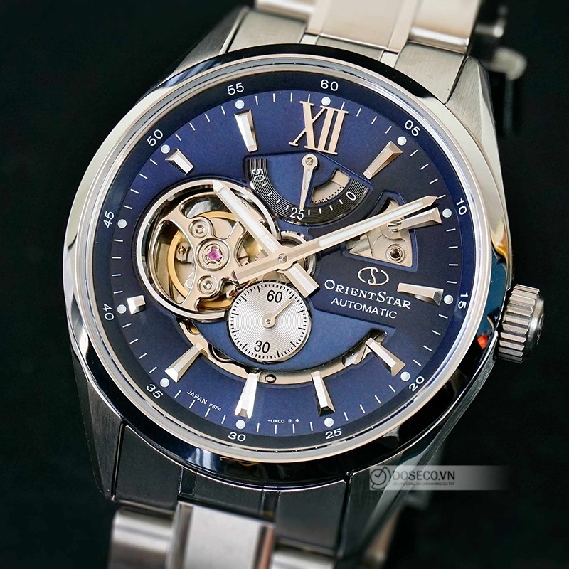 Orient mặt hề RE-AV0003L00B có vẻ ngoài lịch lãm, rất hợp với anh em công sở.